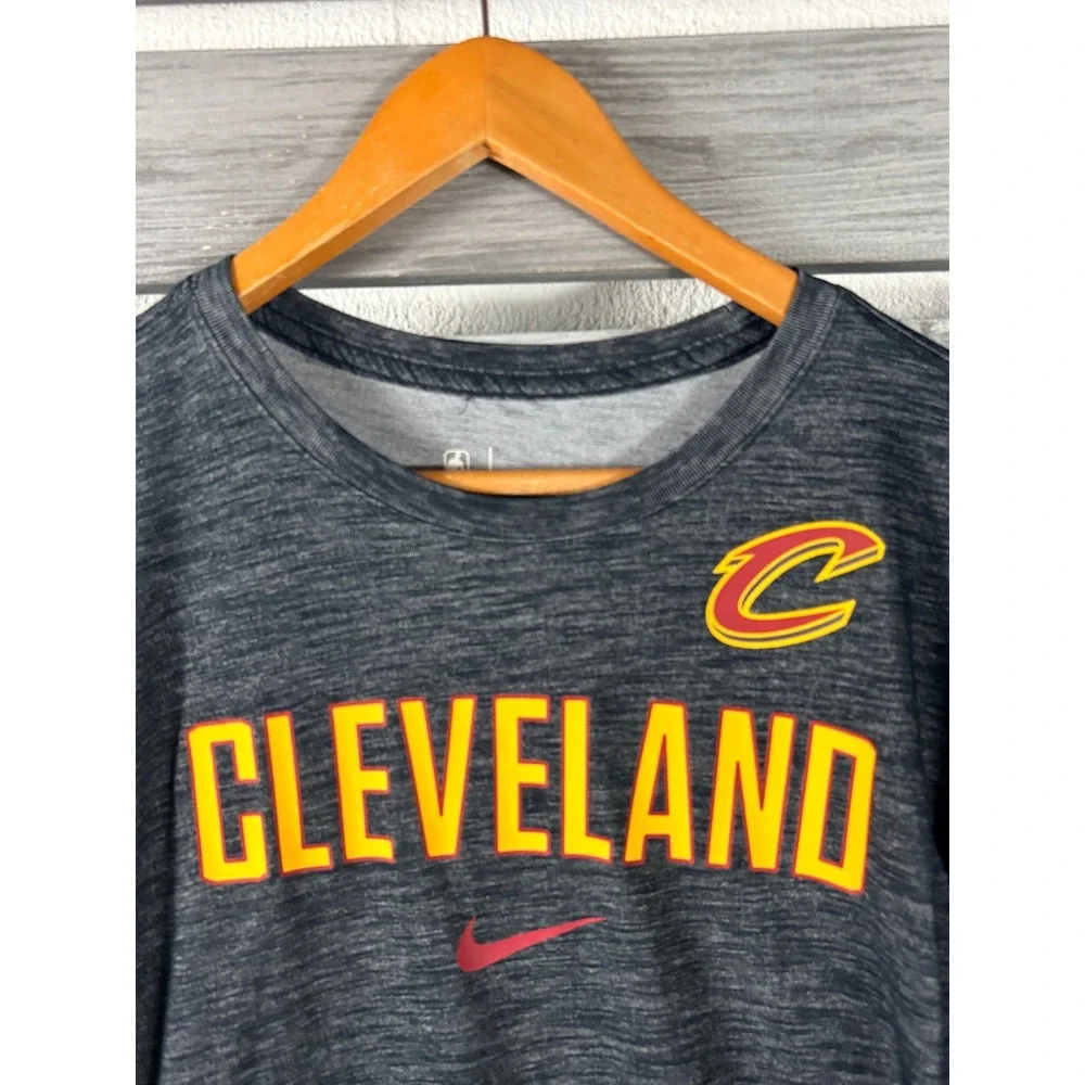 Nike Cleveland Cavaliers NBA Dri-FIT Long Sleeve Shirt Mens Medium Charcoal Grey